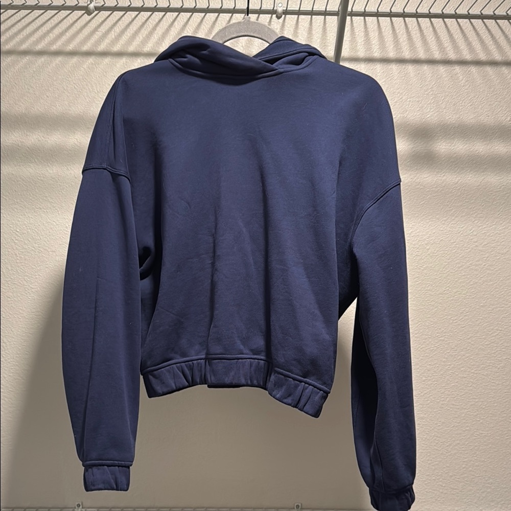 Lululemon Navy Blue Crop Hoodie (size 6/small)